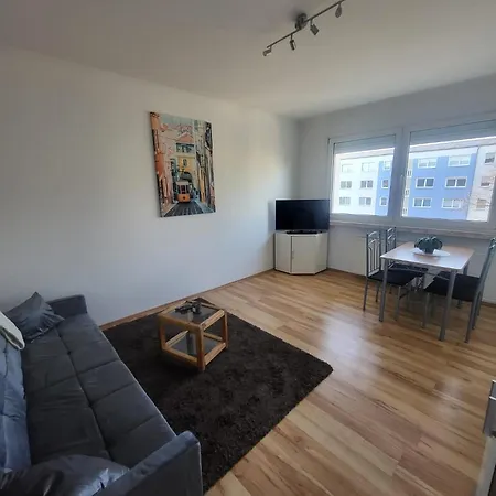 Liebevoll Eingerichtete 2-zimmer Mit Badewanne In * Schwerin (Mecklenburg-Vorpommern)