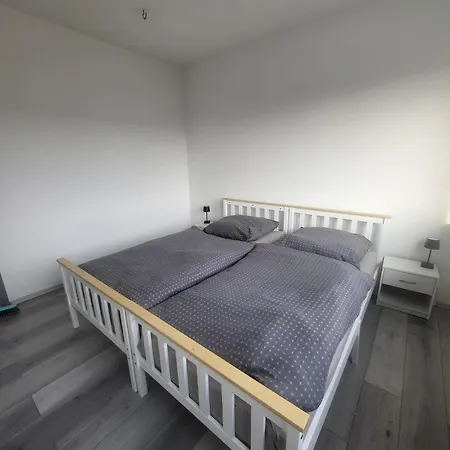 Liebevoll Eingerichtete 2-zimmer Mit Badewanne In Apartment Schwerin (Mecklenburg-Vorpommern)