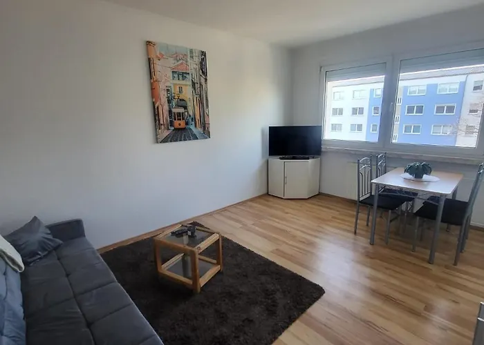 Liebevoll Eingerichtete 2-zimmer Mit Badewanne In * Schwerin (Mecklenburg-Vorpommern)